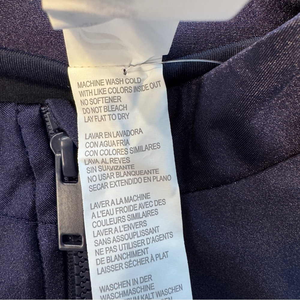 Fabletics Shiny Navy High Waisted Oasis Pocket Leggings & Leilani Tank Bundle - Picture 16 of 16